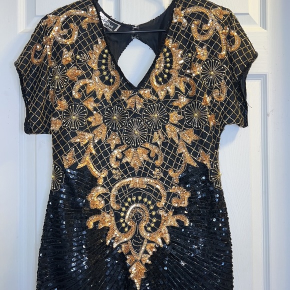 Beautiful Vintage Silk Beaded Black and Gold Dress size M by Carina - Picture 2 of 15